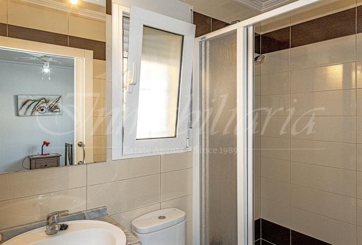 Image No.43-5 Bed Villa / Detached for sale