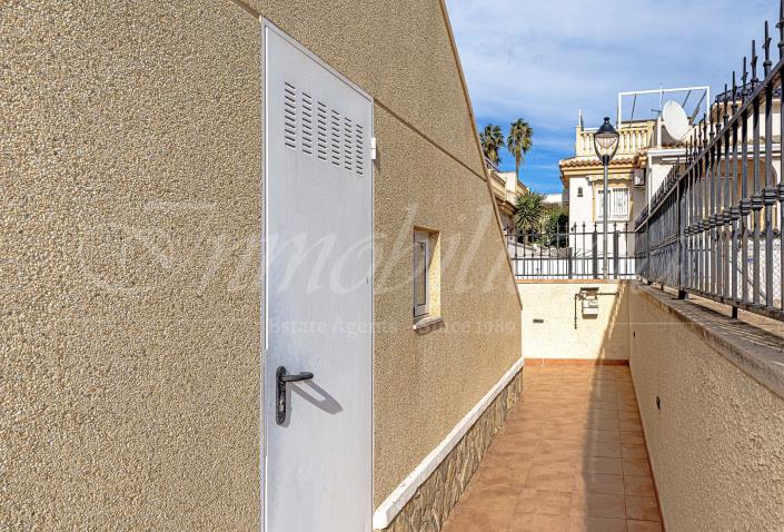 Image No.46-5 Bed Villa / Detached for sale