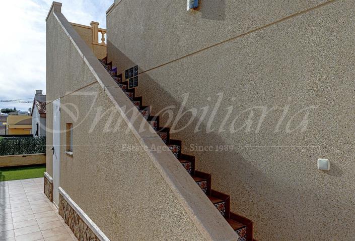 Image No.49-5 Bed Villa / Detached for sale