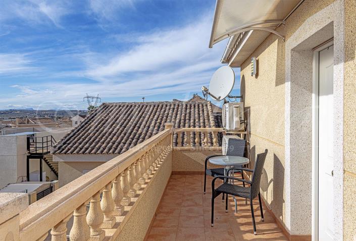 Image No.51-5 Bed Villa / Detached for sale