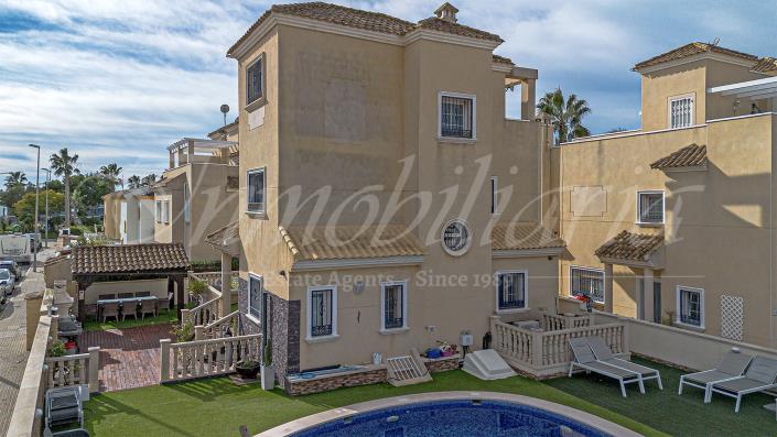 Image No.60-3 Bed Villa / Detached for sale