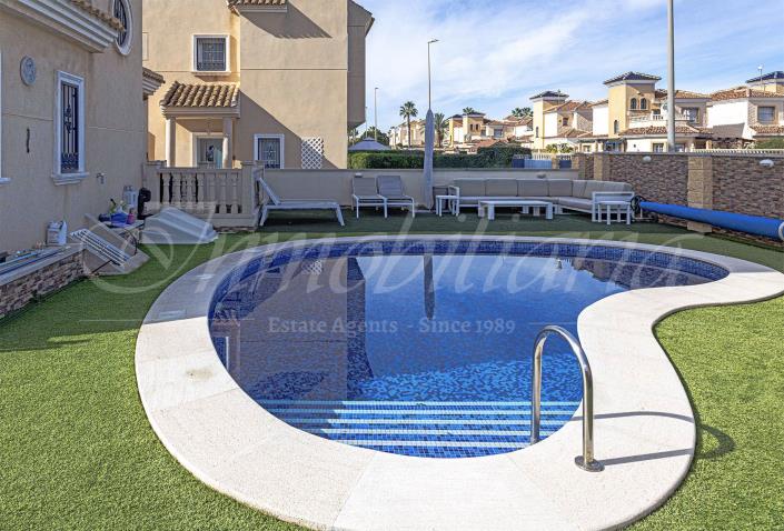 Image No.6-3 Bed Villa / Detached for sale