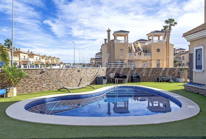 Image No.7-3 Bed Villa / Detached for sale