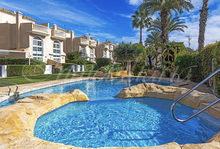 Image No.59-3 Bed Villa / Detached for sale