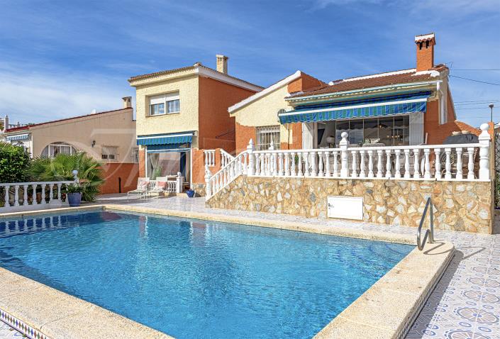 Image No.4-4 Bed Villa / Detached for sale