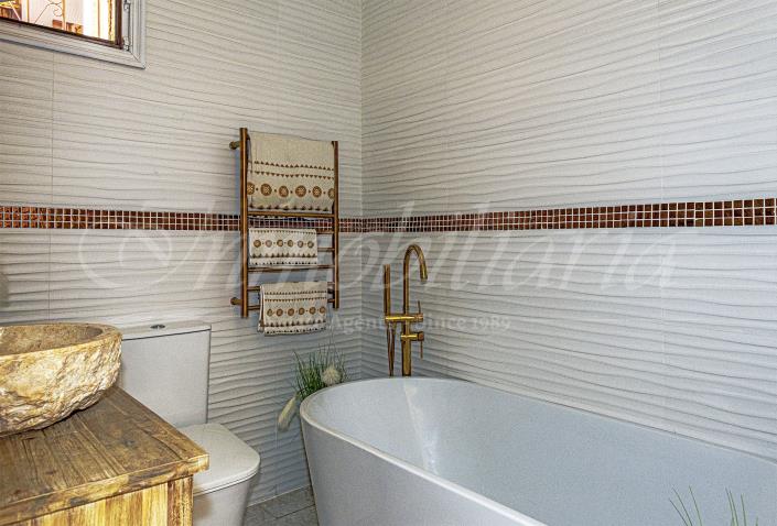 Image No.12-4 Bed Villa / Detached for sale