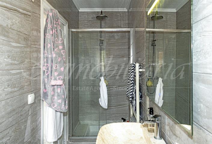 Image No.18-4 Bed Villa / Detached for sale