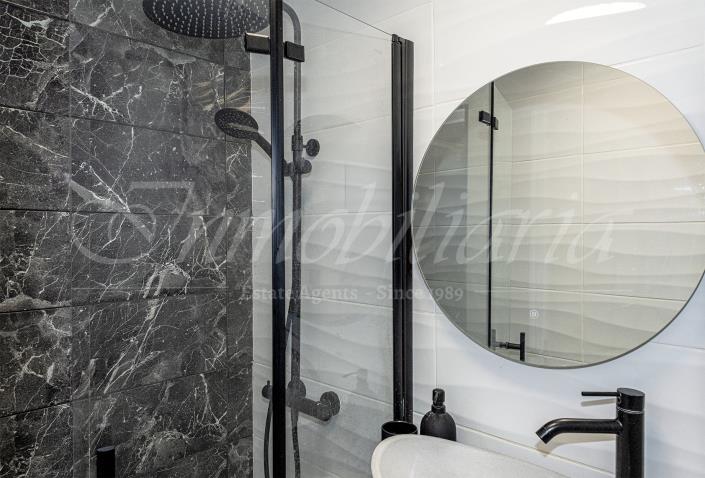 Image No.29-4 Bed Villa / Detached for sale