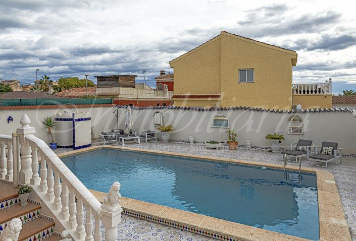 Image No.33-4 Bed Villa / Detached for sale