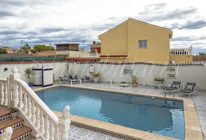 Image No.34-4 Bed Villa / Detached for sale