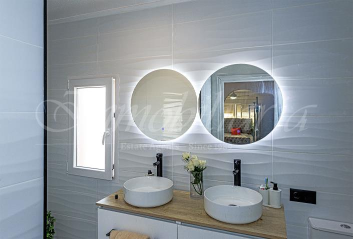 Image No.41-4 Bed Villa / Detached for sale