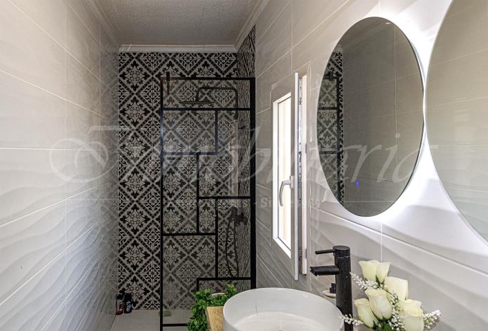 Image No.42-4 Bed Villa / Detached for sale