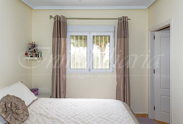 Image No.18-3 Bed Villa / Detached for sale