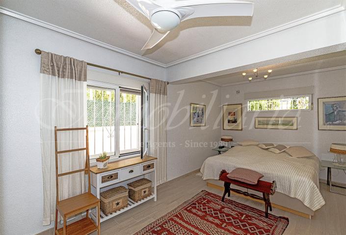 Image No.25-3 Bed Villa / Detached for sale