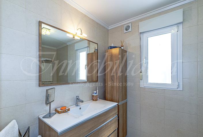 Image No.27-3 Bed Villa / Detached for sale