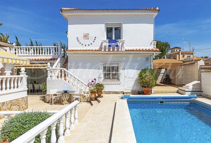 Image No.31-3 Bed Villa / Detached for sale