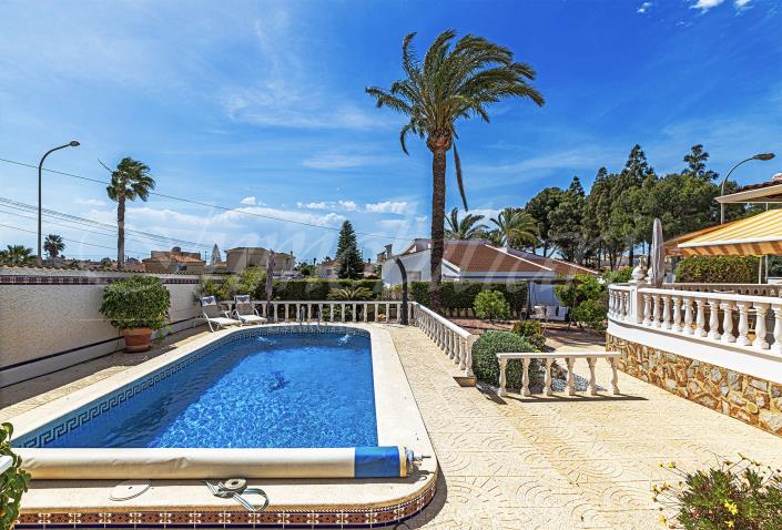 Image No.38-3 Bed Villa / Detached for sale