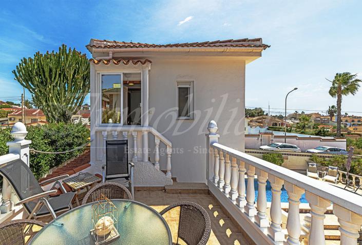 Image No.42-3 Bed Villa / Detached for sale