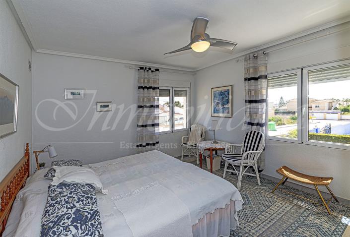 Image No.46-3 Bed Villa / Detached for sale