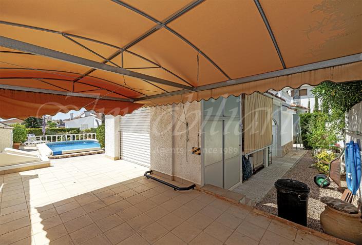 Image No.49-3 Bed Villa / Detached for sale