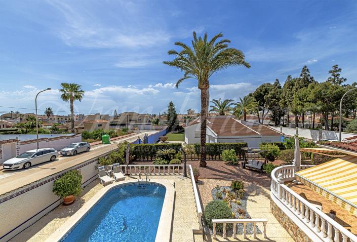 Image No.48-3 Bed Villa / Detached for sale