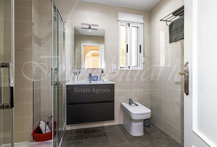 Image No.22-2 Bed Villa / Detached for sale