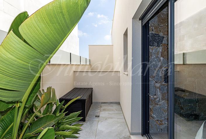 Image No.19-5 Bed Villa / Detached for sale