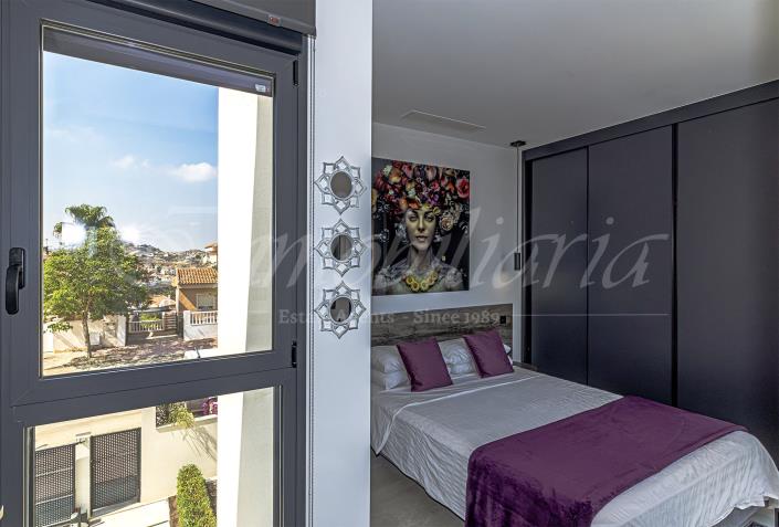 Image No.24-5 Bed Villa / Detached for sale