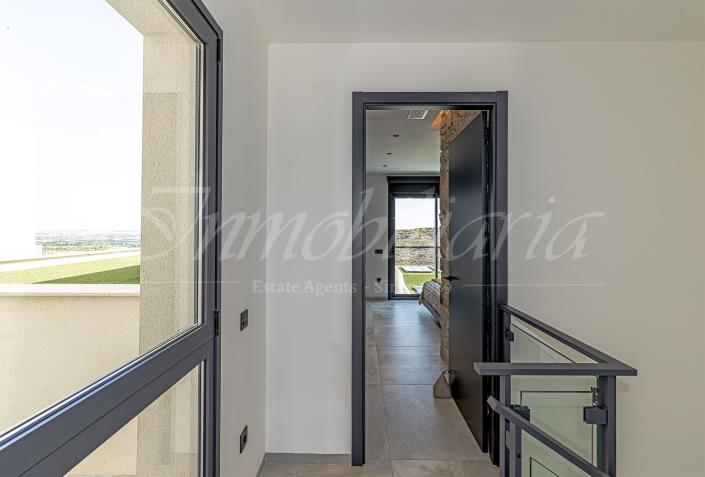 Image No.30-5 Bed Villa / Detached for sale