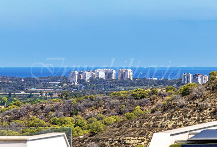 Image No.35-5 Bed Villa / Detached for sale
