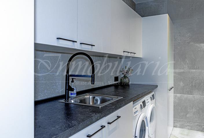 Image No.40-5 Bed Villa / Detached for sale