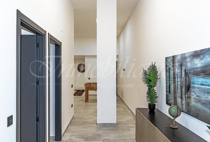 Image No.42-5 Bed Villa / Detached for sale