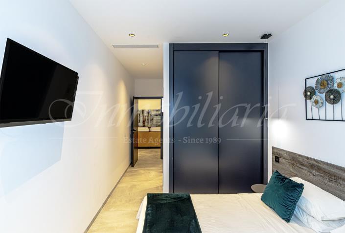 Image No.49-5 Bed Villa / Detached for sale