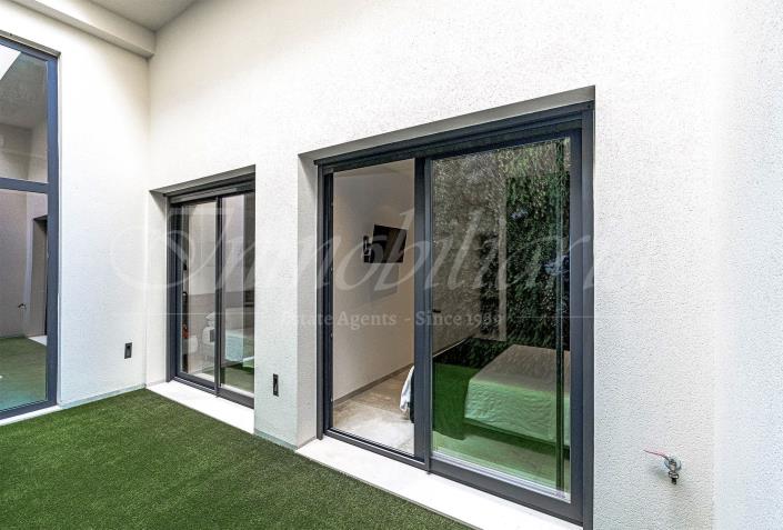 Image No.48-5 Bed Villa / Detached for sale