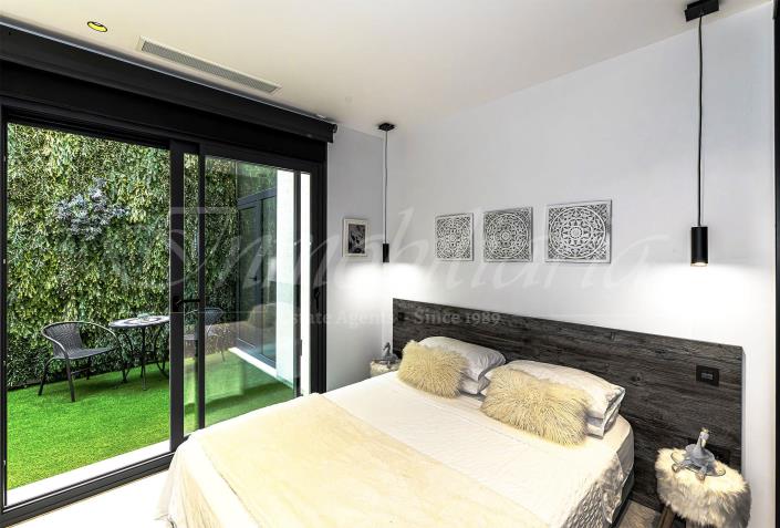 Image No.52-5 Bed Villa / Detached for sale