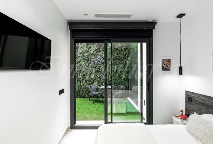 Image No.53-5 Bed Villa / Detached for sale