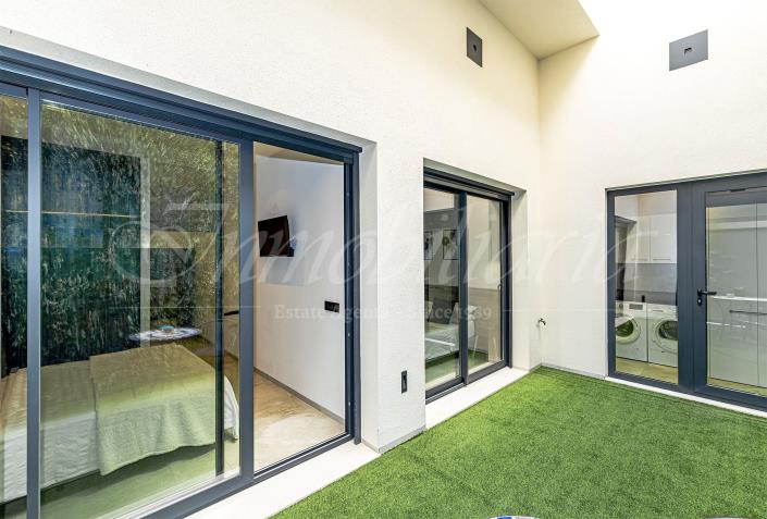 Image No.54-5 Bed Villa / Detached for sale