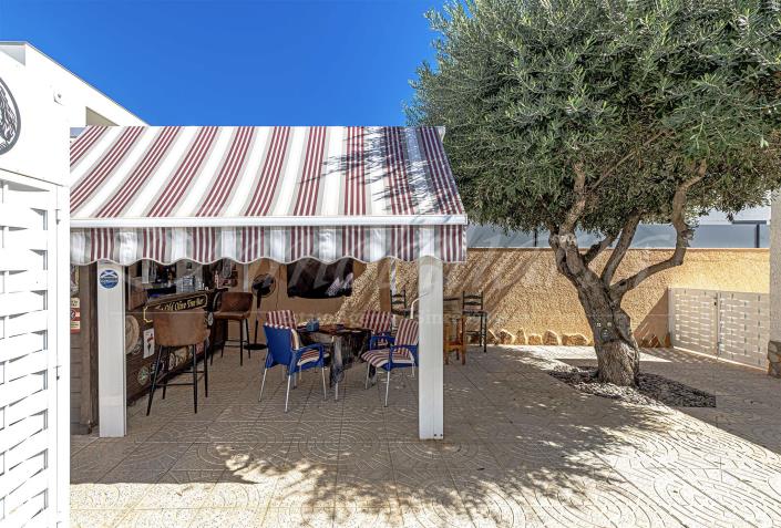 Image No.21-3 Bed Villa / Detached for sale