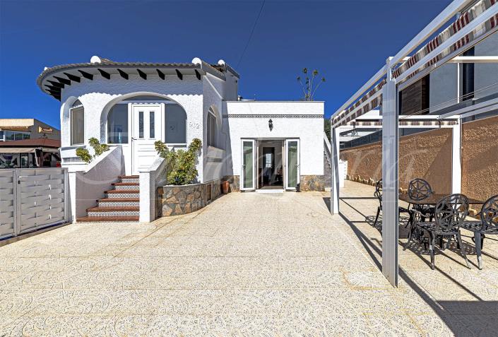 Image No.23-3 Bed Villa / Detached for sale