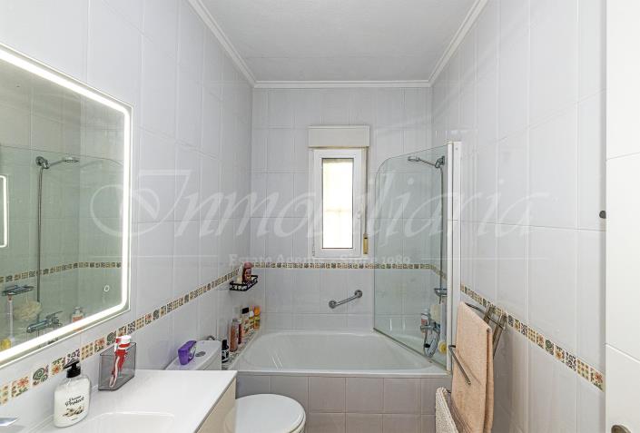 Image No.39-3 Bed Villa / Detached for sale