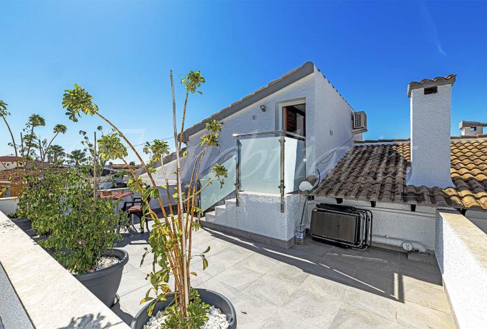 Image No.51-3 Bed Villa / Detached for sale