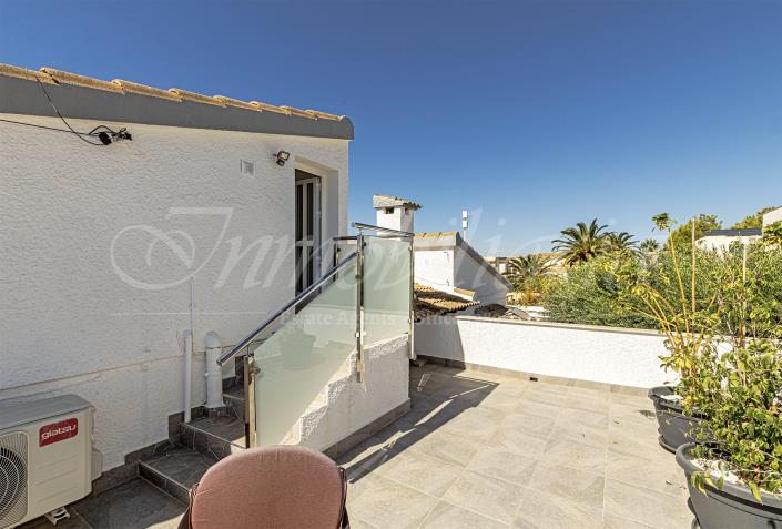Image No.54-3 Bed Villa / Detached for sale