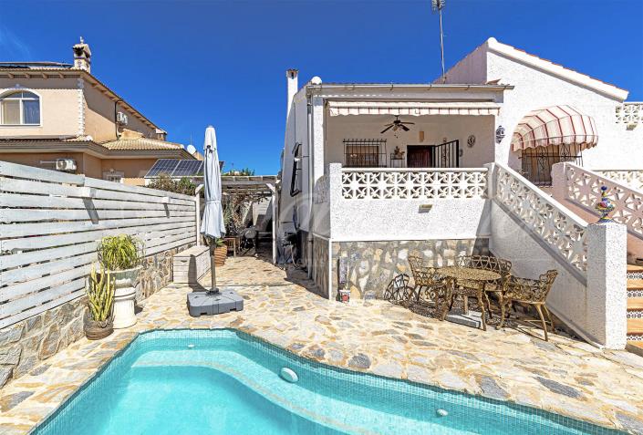 Image No.4-3 Bed Villa / Detached for sale