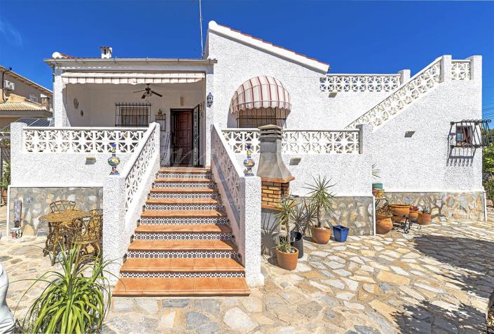 Image No.9-3 Bed Villa / Detached for sale