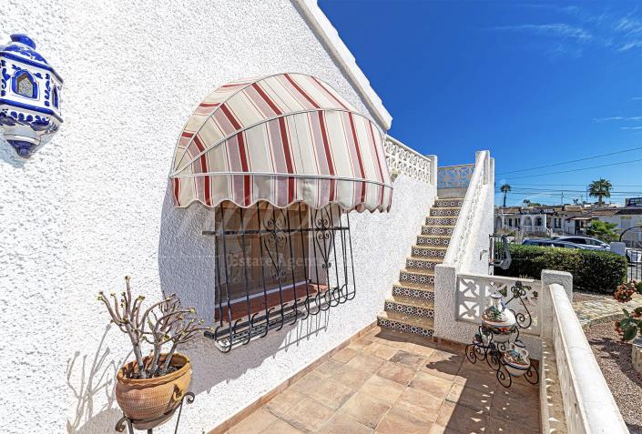 Image No.31-3 Bed Villa / Detached for sale