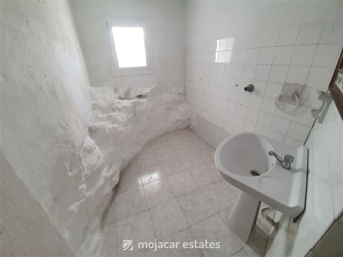 Image No.15-2 Bed Village House for sale