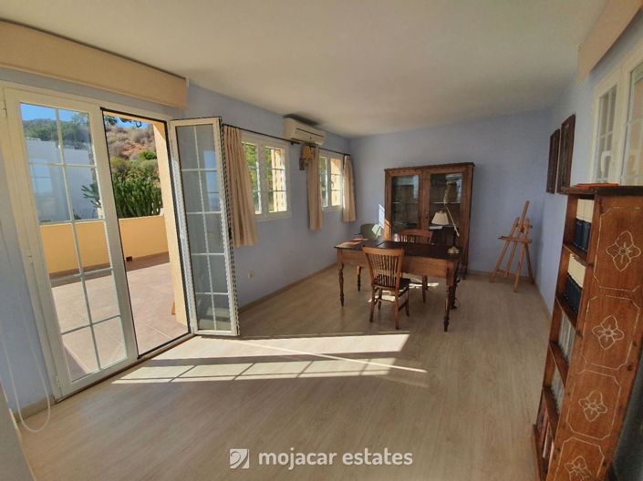 Image No.11-7 Bed Villa for sale