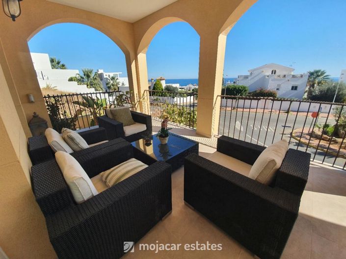 Image No.4-7 Bed Villa for sale