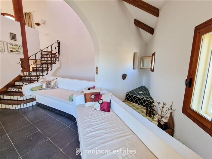 Image No.10-7 Bed Villa for sale