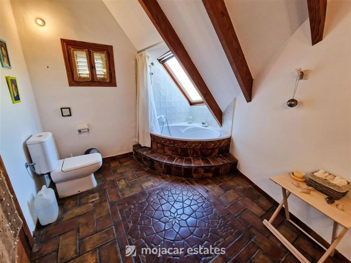 Image No.14-7 Bed Villa for sale